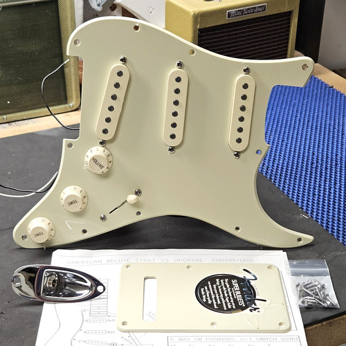 Fender american deluxe strat - american,